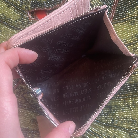 Brand New Steve Madden Blush Pink Snap Bifold Wallet Zip Compartment Metal Logo - Picture 11 of 15